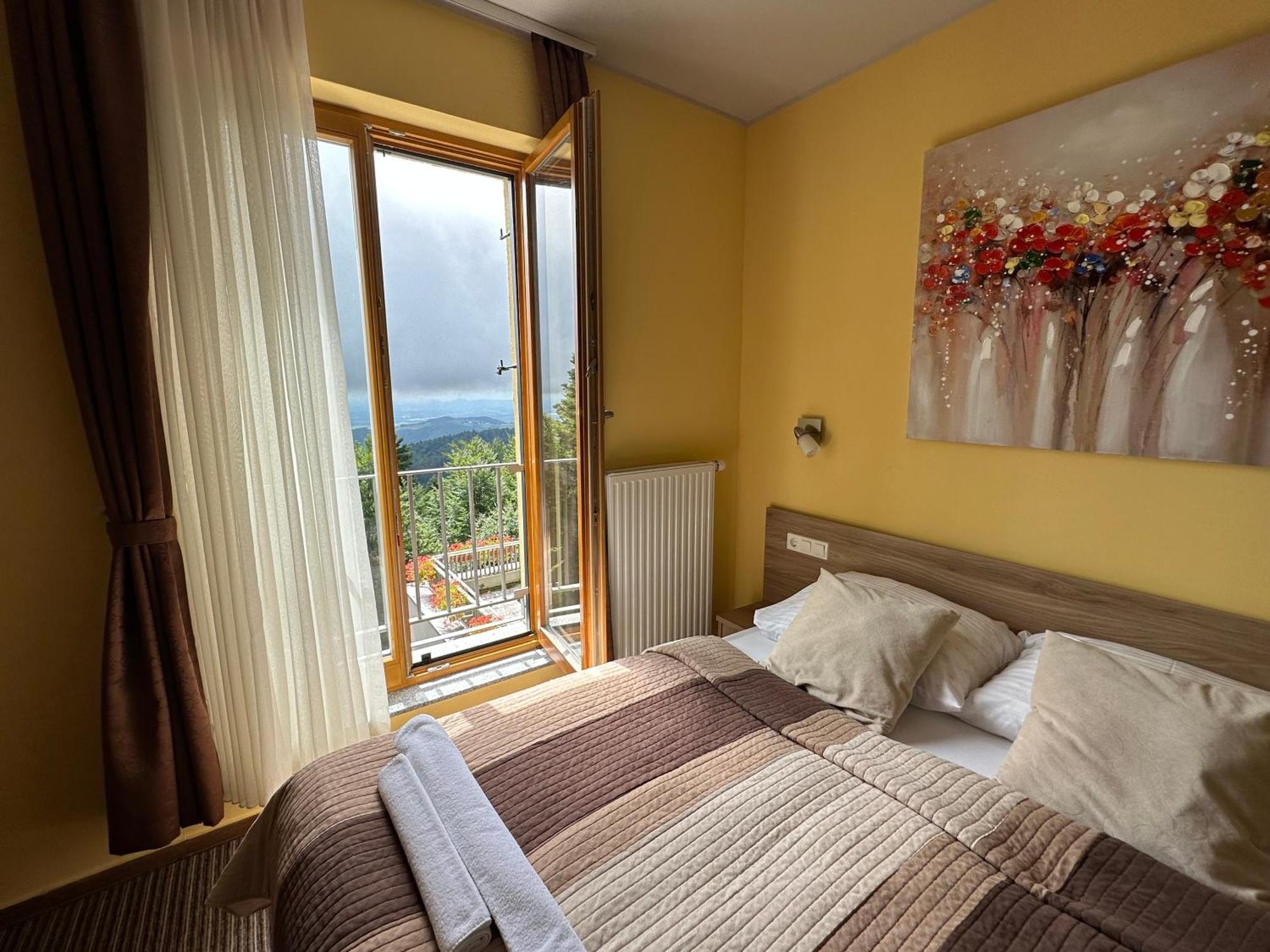 Hotel Zarja Hočko Pohorje Eksteriør billede